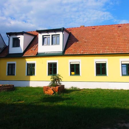 Gaestehaus Weinviertel - Niederoesterreich Siebenhirten Ngoại thất bức ảnh